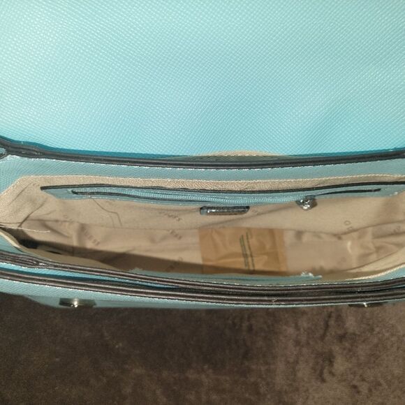 Guess Convertible Crossbody Handbag & Embossed Animal Print Wallet Leather - Picture 5 of 7